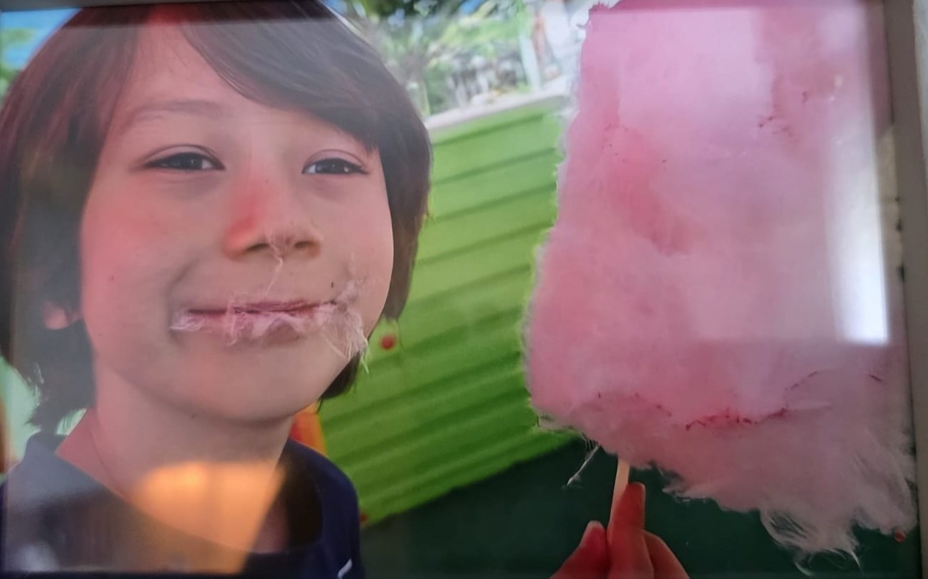 Pascal mit Zuckerwatte